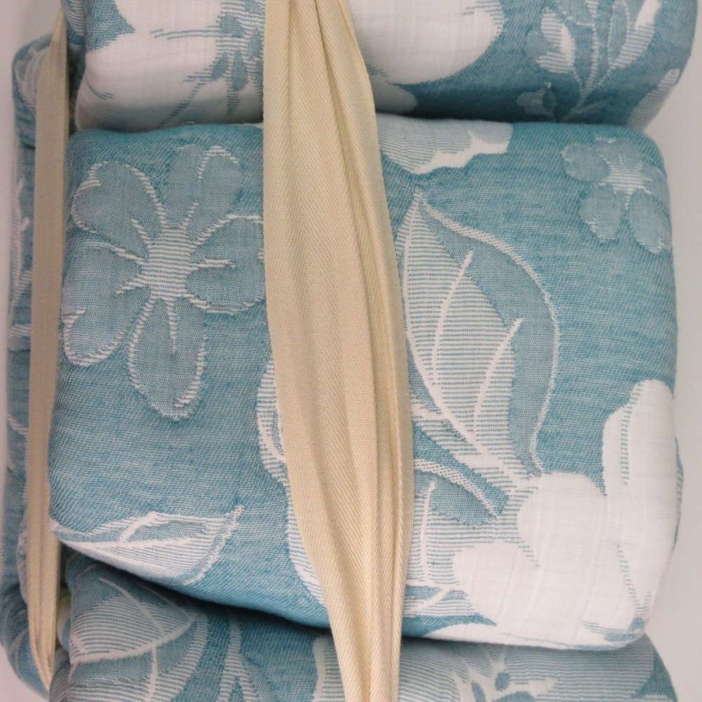 Pioneer Woman Evie Pillow Sham Set King Size 2Pc Reversable Matelassé Floral - Picture 6 of 10